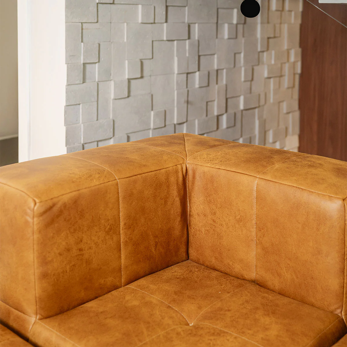 Sofá Modular Poli-Couro Marrom - 2 Lugares - 1 Canto com Apoio de Pé - Image 5